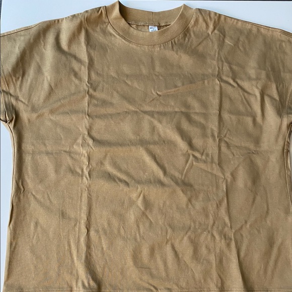 Uniqlo Tops - Picture 7 of 8